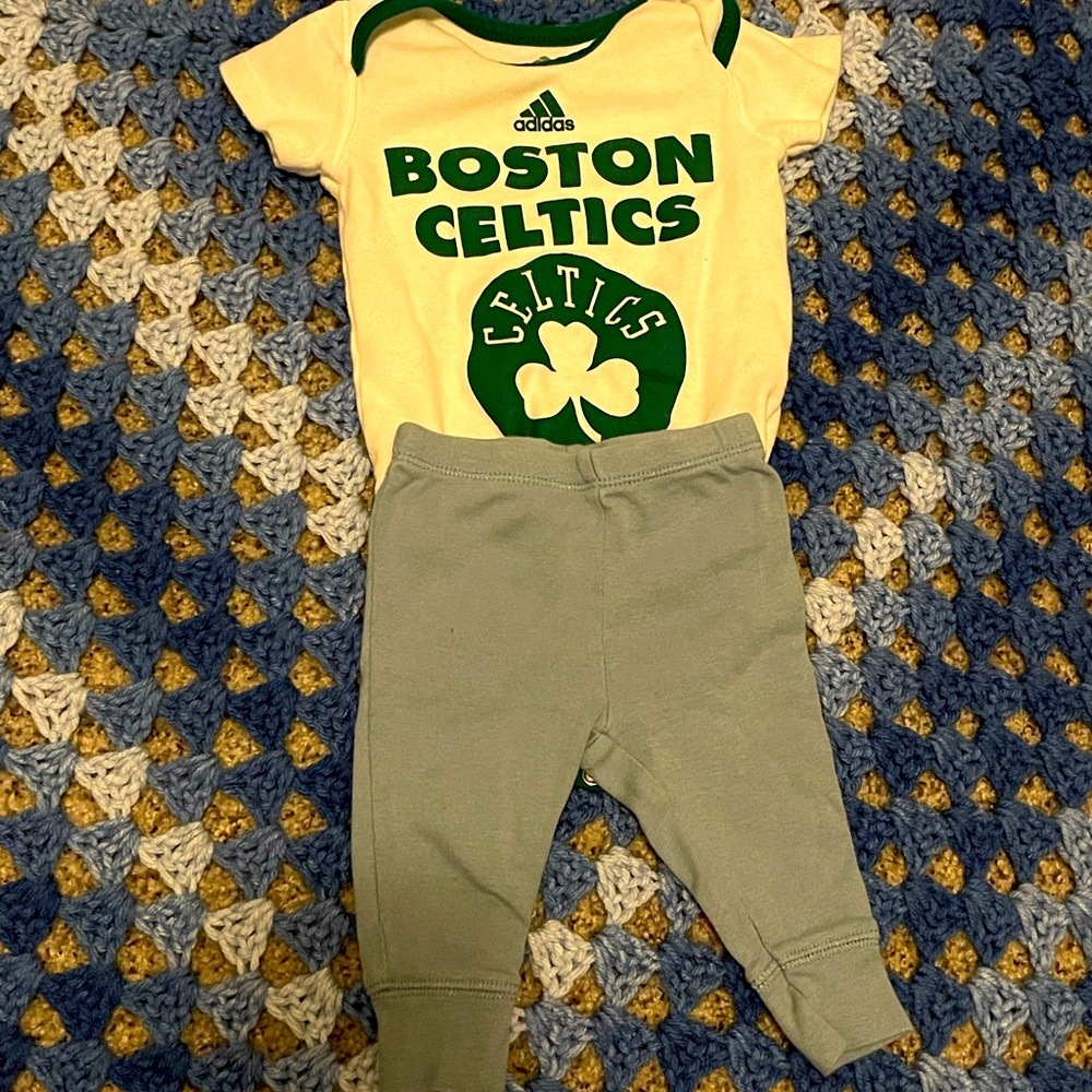 Boston Celtic’s outfit 3-6 months